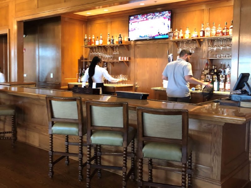 Colleton River Clubhouse Bar before renovation