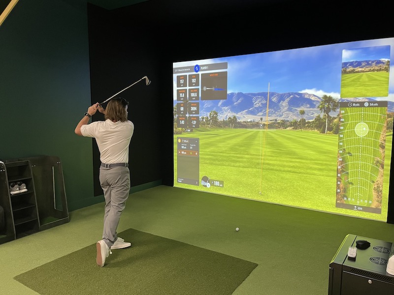 Egret and Iron Golf Club in Beaufort golf simulator