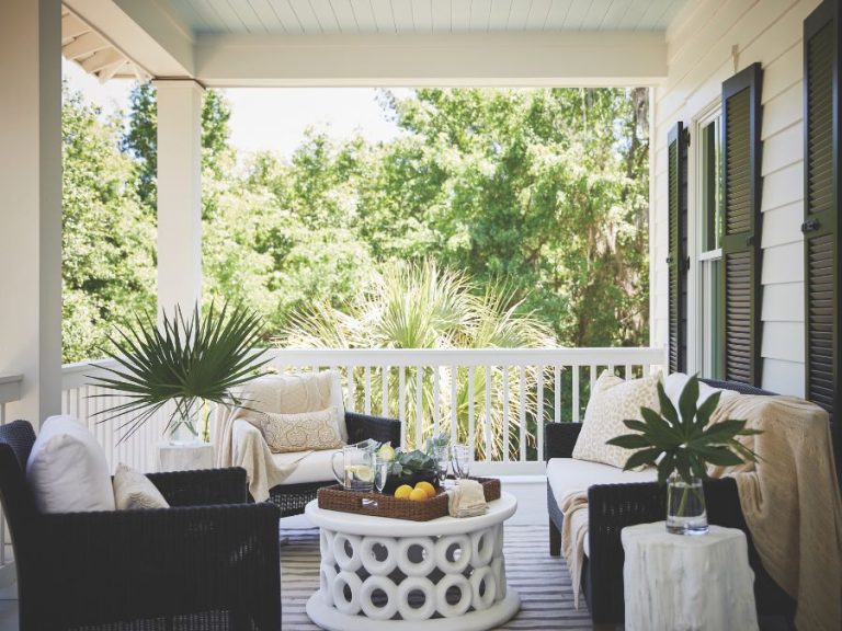 Second-story porch paradise