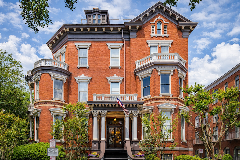 Kehoe House historic boutique hotel in Savannah with cast iron architecture
