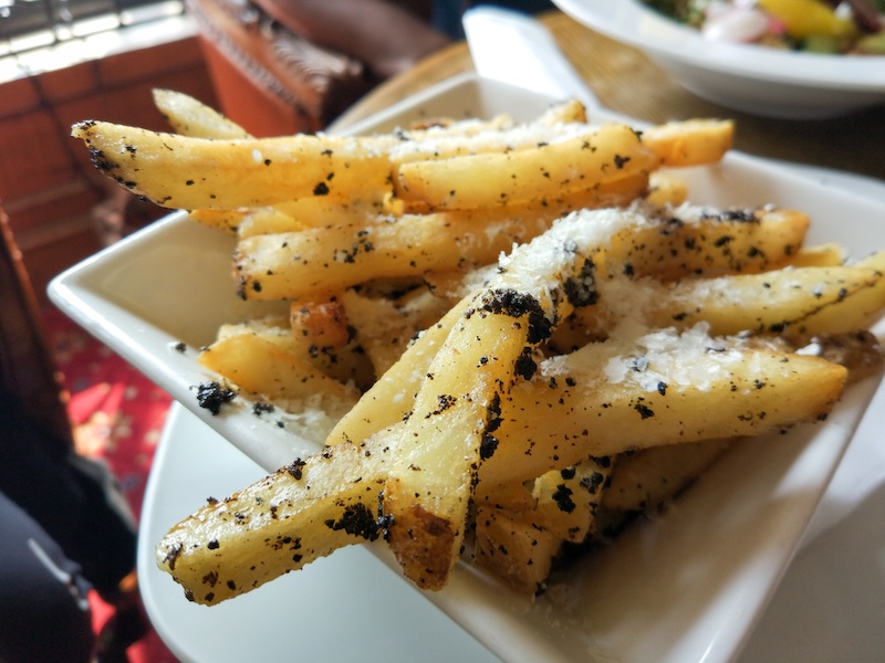 Truffle french fries with salt