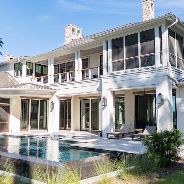 This Palmetto Bluff Backyard Blurs the Line Between Indoors and Out