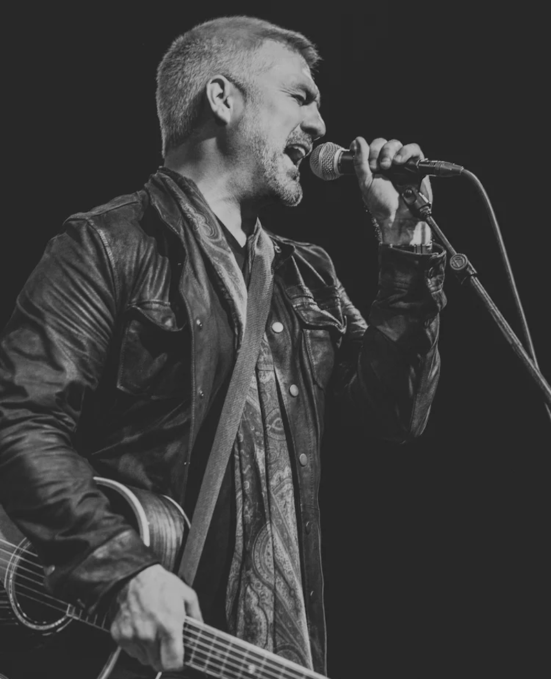 Taylor Hicks performing on stage